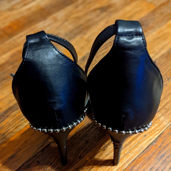 Heels - Picture 3 of 6